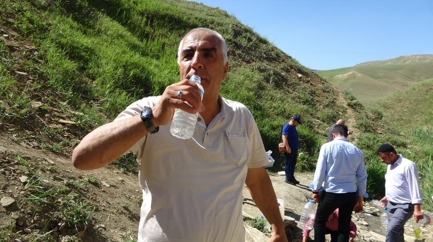 Böbrek taşını erittiğine inanılan su mikrop dağıtıyormuş