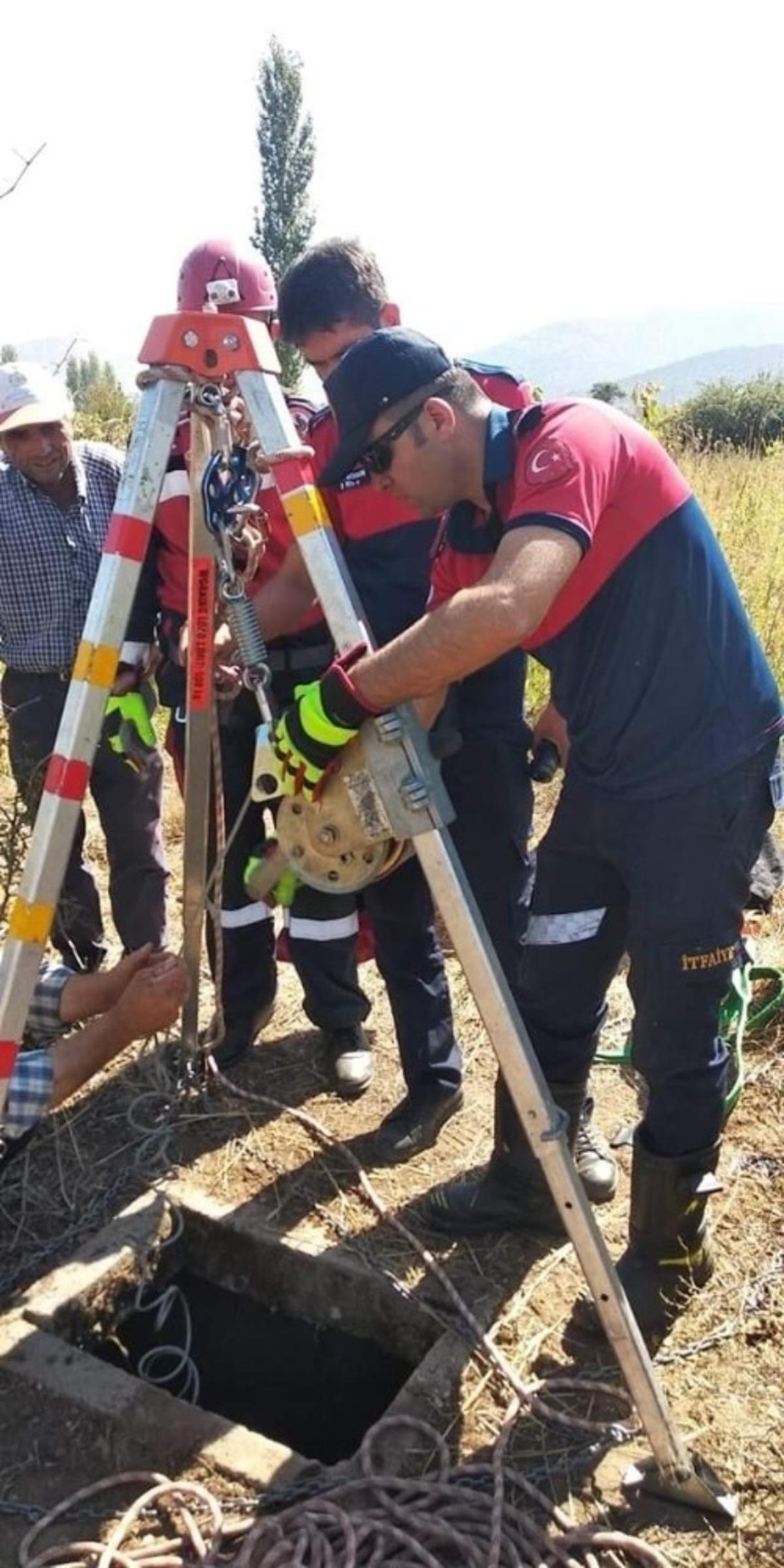 Kuyuya d&uuml;şen ke&ccedil;iyi itfaiye ekipleri kurtardı