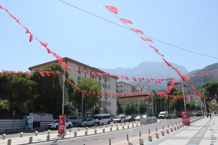 Büyükşehir Manisa’yı Zafer Bayramına hazırlıyor G4