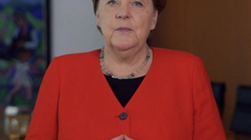 Merkel'den Doğu Akdeniz a&ccedil;ıklaması: T&uuml;m AB &uuml;lkeleri Yunanistan'ı desteklemekle y&uuml;k&uuml;ml&uuml;d&uuml;r