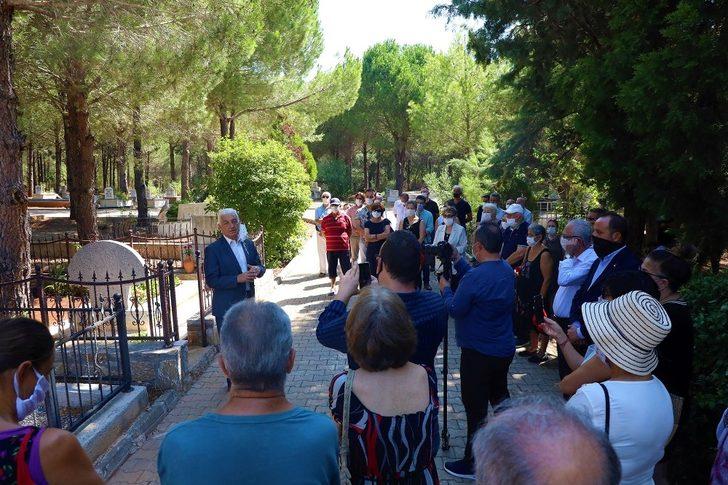 Oktay Akbal mezarı başında anıldı G2