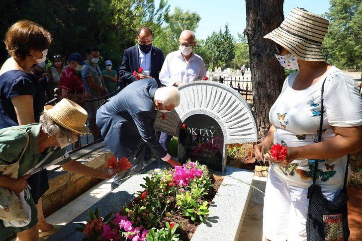 Oktay Akbal mezarı başında anıldı G5
