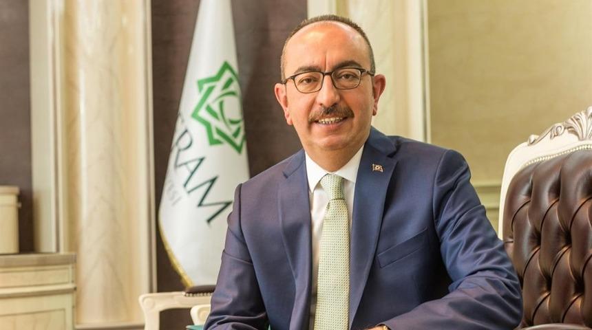 Başkan Kavuş: &ldquo;30 Ağustos, bu y&uuml;ce milletin istiklal ve istikbal sevdasının d&uuml;nyaya bir kez daha ilanıdır&rdquo;