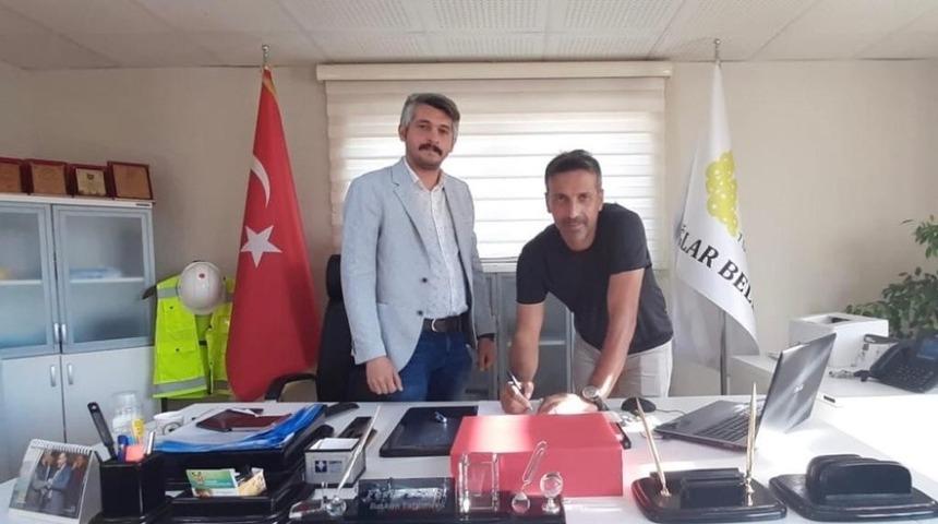Bağlar Belediyespor Ekrem &Uuml;şen ile yola devam kararı aldı