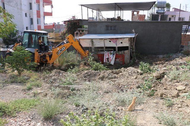 Toroslar’da ’şok temizlik’ ekibi sokakları temizliyor