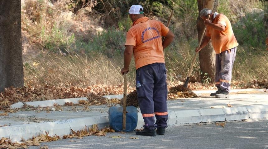 Toroslar&rsquo;da &rsquo;şok temizlik&rsquo; ekibi sokakları temizliyor