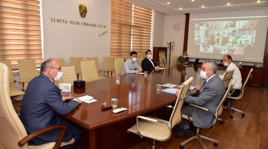 Vali Deniz&rsquo;den kaymakamlarla Covid-19 toplantısı