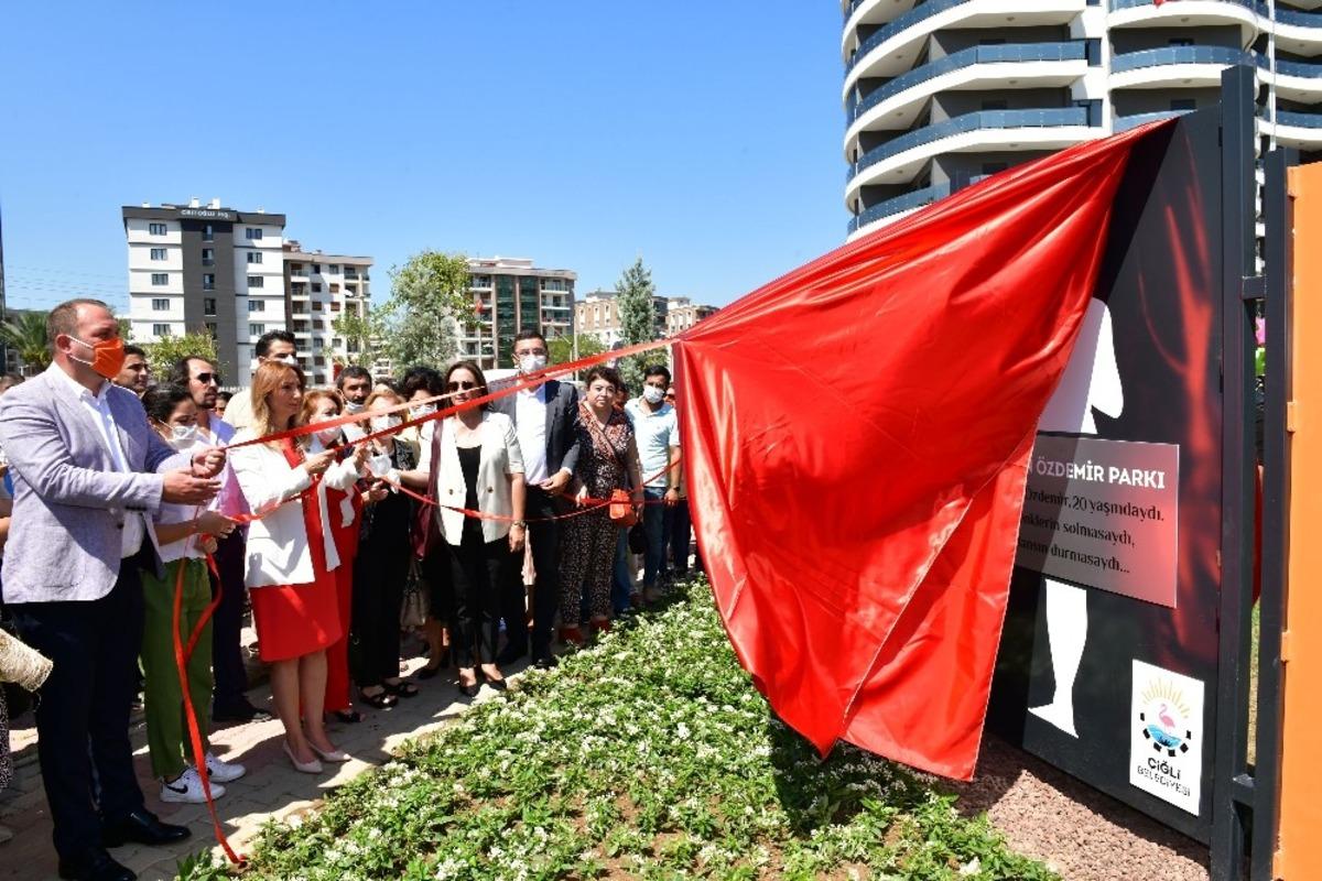 Cinayetlere kurban giden &uuml;&ccedil; kadının ismi İzmir&rsquo;de &ouml;l&uuml;ms&uuml;zleşti