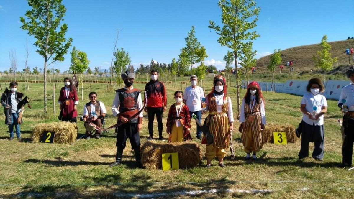 Ahlatlı ok&ccedil;ulardan b&uuml;y&uuml;k başarı