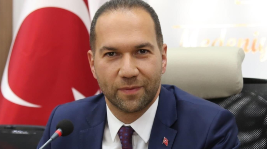 Niğde Belediye Başkanı Emrah Özdemir koronavirüse yakalandı