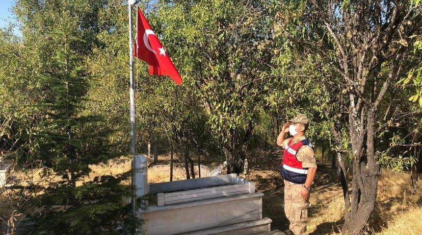 Elazığ’da Mehmetçik’ten şehitlik hassasiyeti
