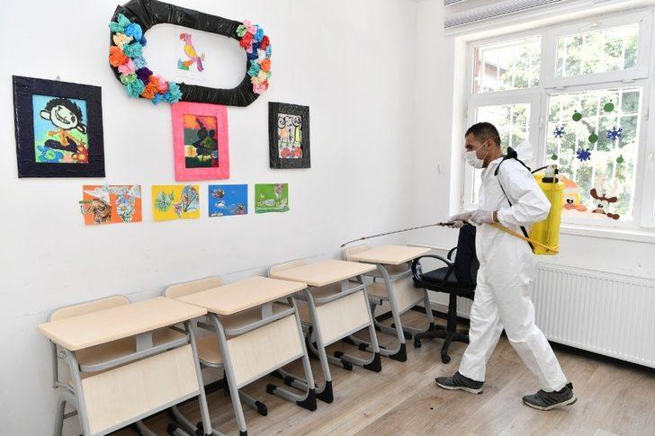 Yüz yüze eğitim öncesi Mamak’taki okullar dezenfekte ediliyor G4