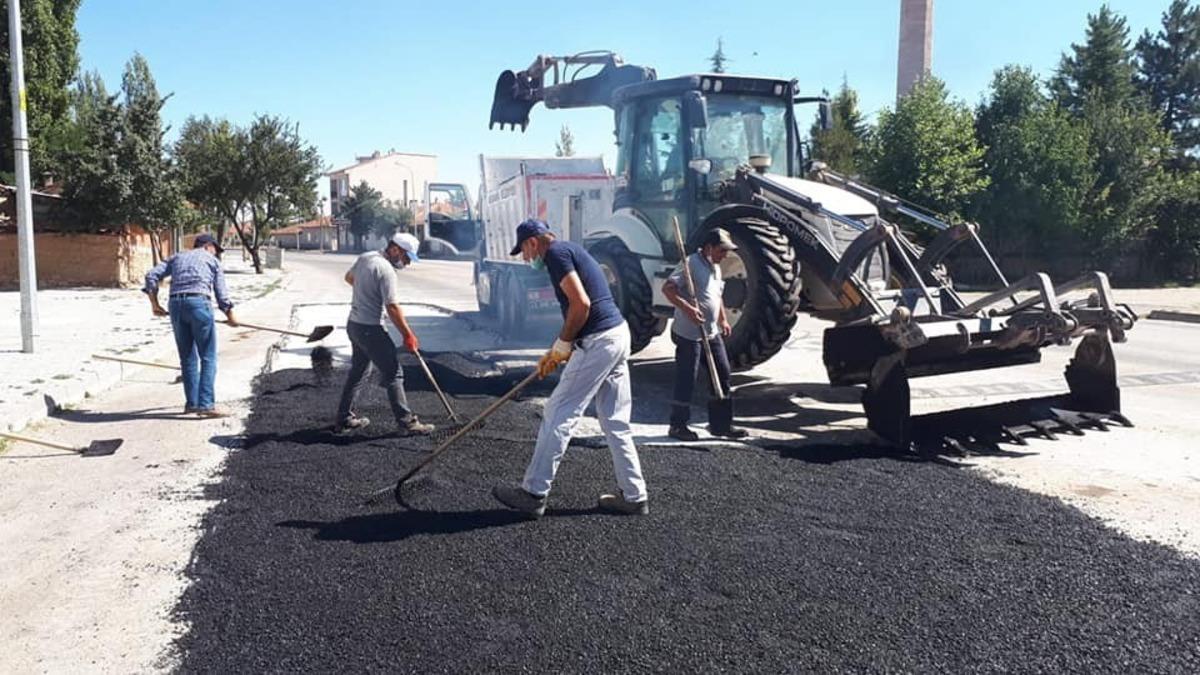 Aslanapa&rsquo;da yol bakım &ccedil;alışmaları