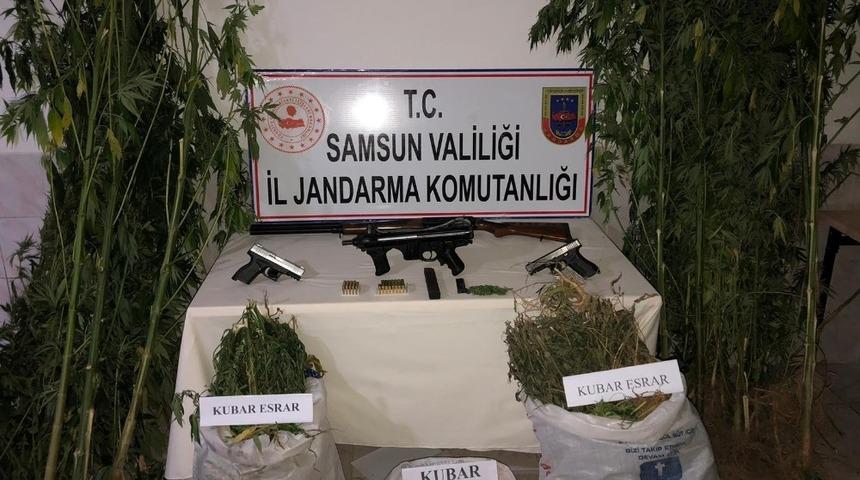 Bafra&rsquo;da uyuşturucu ve otomatik silah ele ge&ccedil;irildi