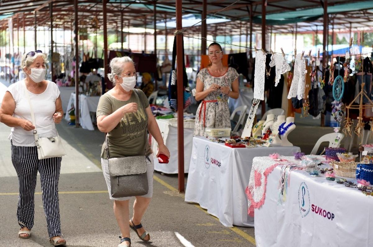 &Uuml;reten eller pazarında 326 kadın ev ekonomisine katkıda bulunuyor