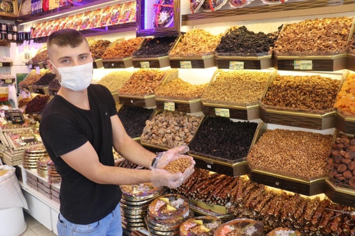 Kayısı &Ccedil;ekirdeği &lsquo;G&uuml;venli Bitkiler&rsquo; listesinde