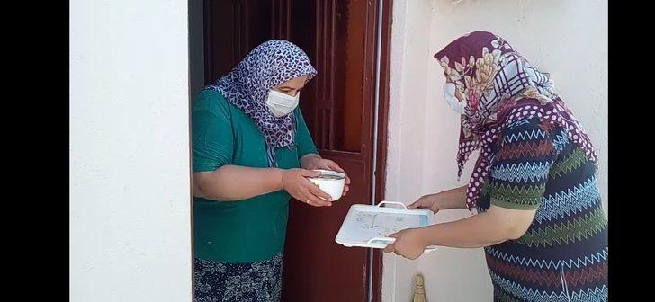 Korona önemleriyle aşure dağıtımı G2