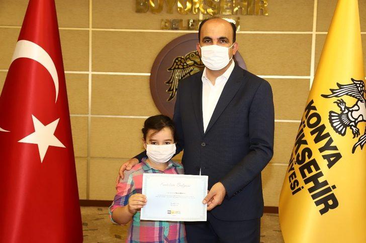 Genç KOMEK Çevrimiçi Yaz Okulu’nda yaklaşık 10 bin öğrenciye sürpriz hediye G4