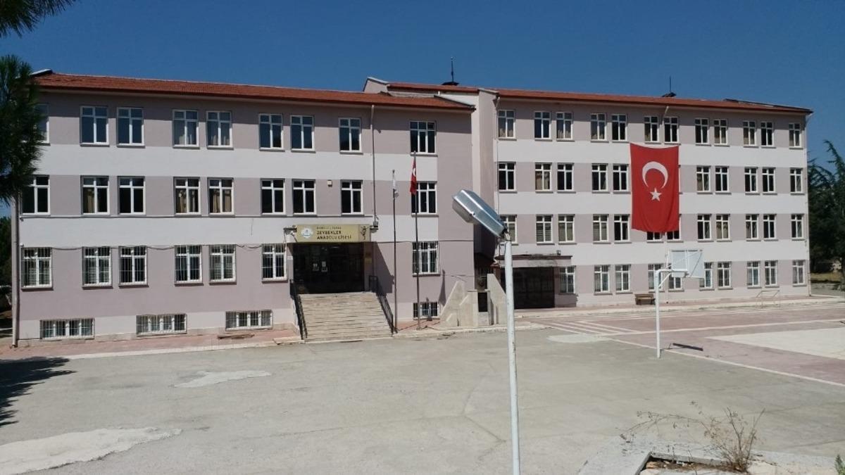 Denizli&rsquo;de seminer alan bir &ouml;ğretmende korona vir&uuml;s &ccedil;ıktı