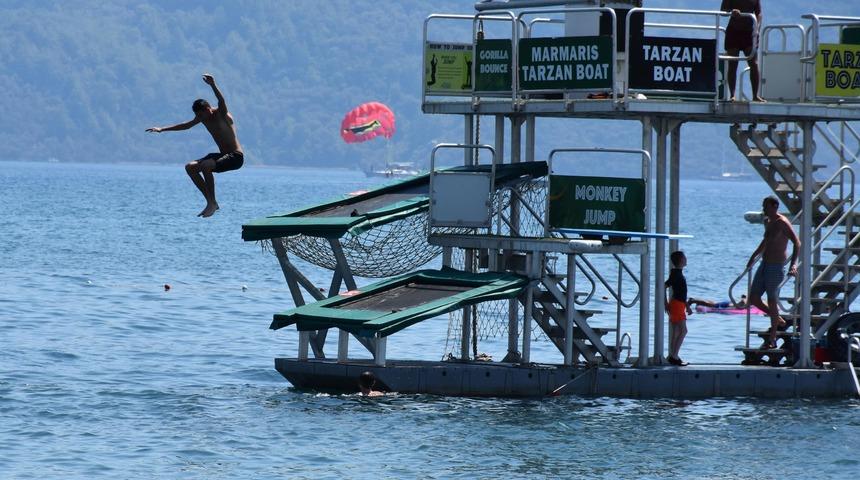 Marmaris'te termometreler 44 dereceyi g&ouml;sterdi