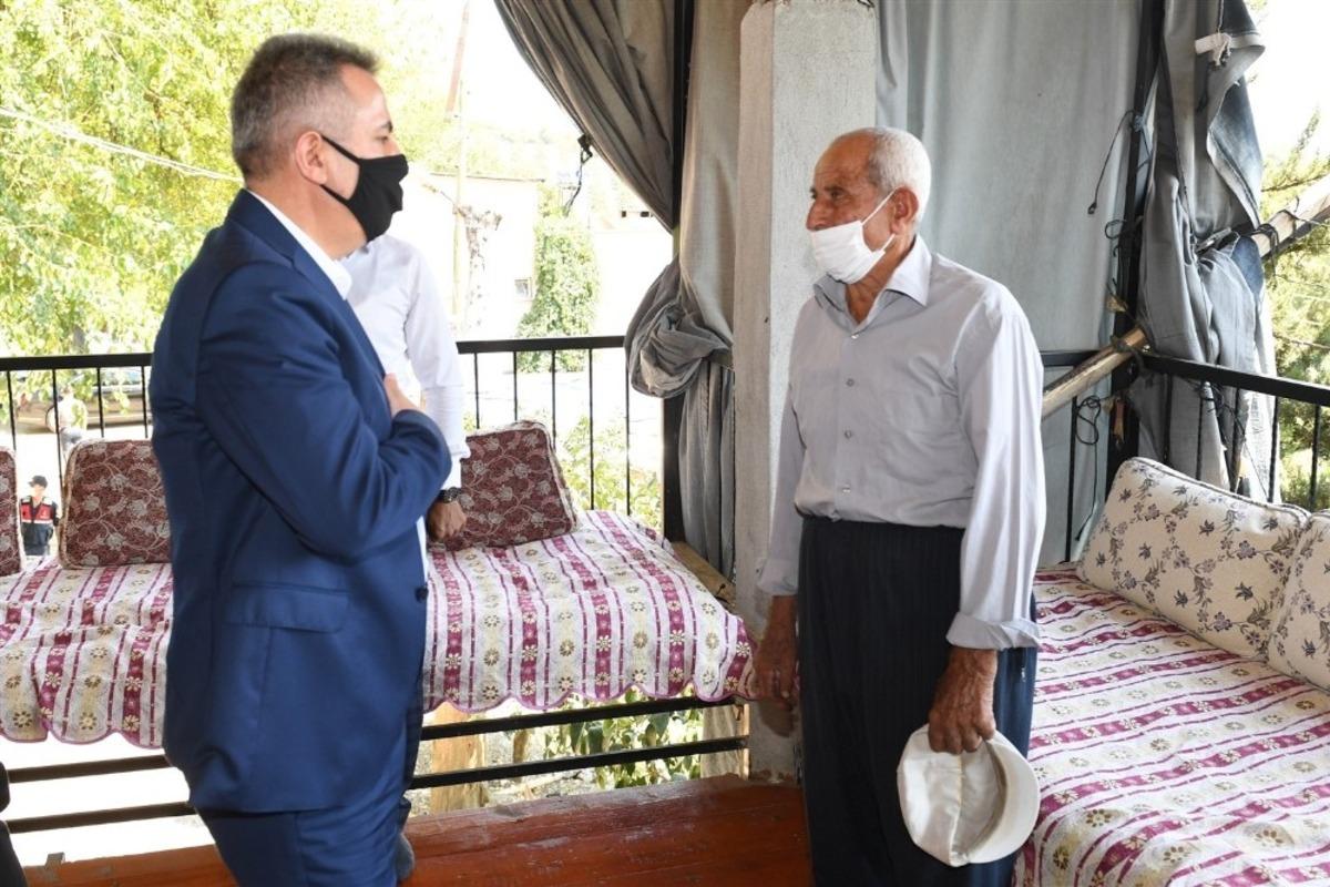 ValiElban, Kozan&rsquo;da şehit aileleri ve yangın mağdurlarını ziyaret etti