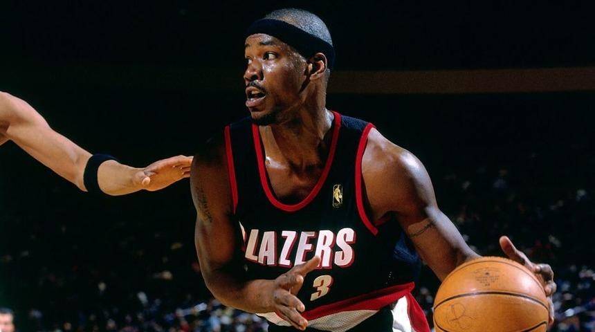 Eski NBA oyuncusu Clifford Robinson yaşamını yitirdi