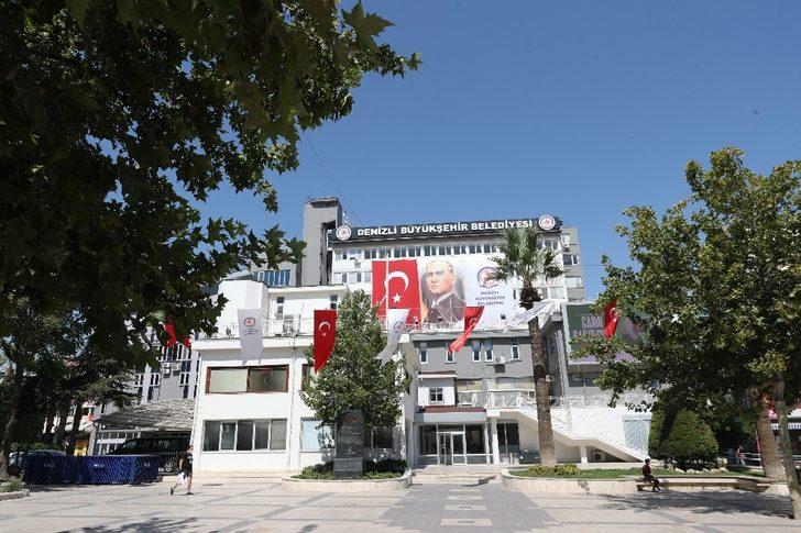Denizli Türk bayrakları ve Atatürk posterleri ile donatıldı G3