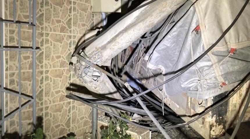 Bursa'da korkun&ccedil; olay! Dedesine aşure g&ouml;t&uuml;ren gen&ccedil; kız kamyonet ile duvarın arasında sıkışarak can verdi