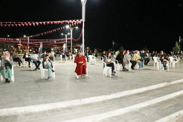 Van Gölü sahilin sinema keyfi G3