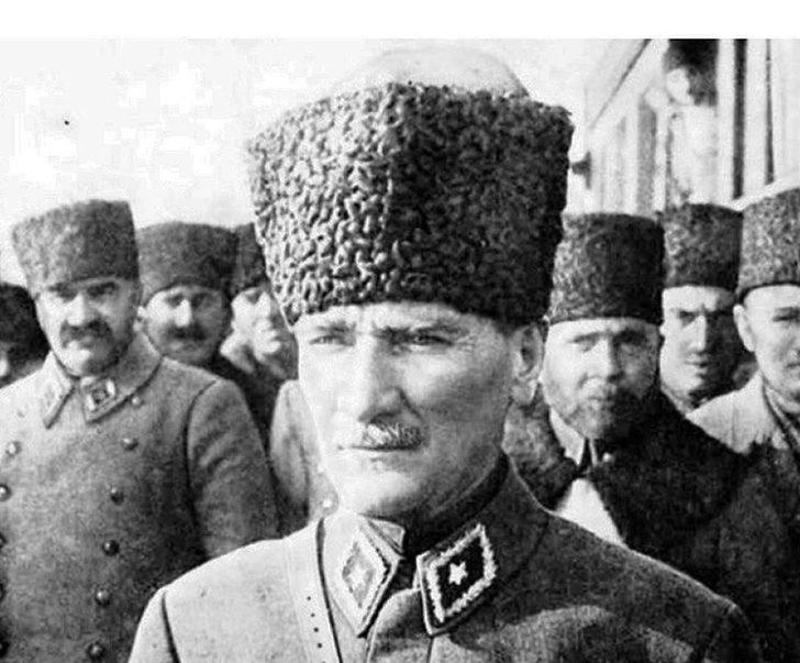 Ünlülerden 30 Ağustos Zafer Bayramı mesajları G4