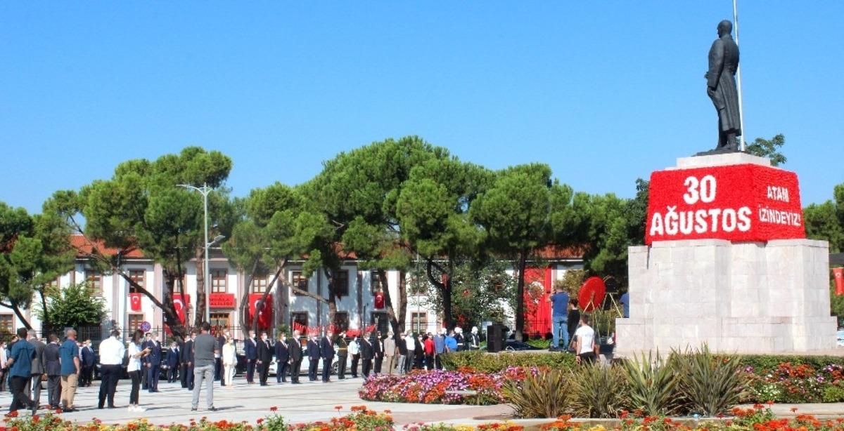 Muğla&rsquo;da 30 Ağustos Zafer Bayramı t&ouml;renle kutlandı