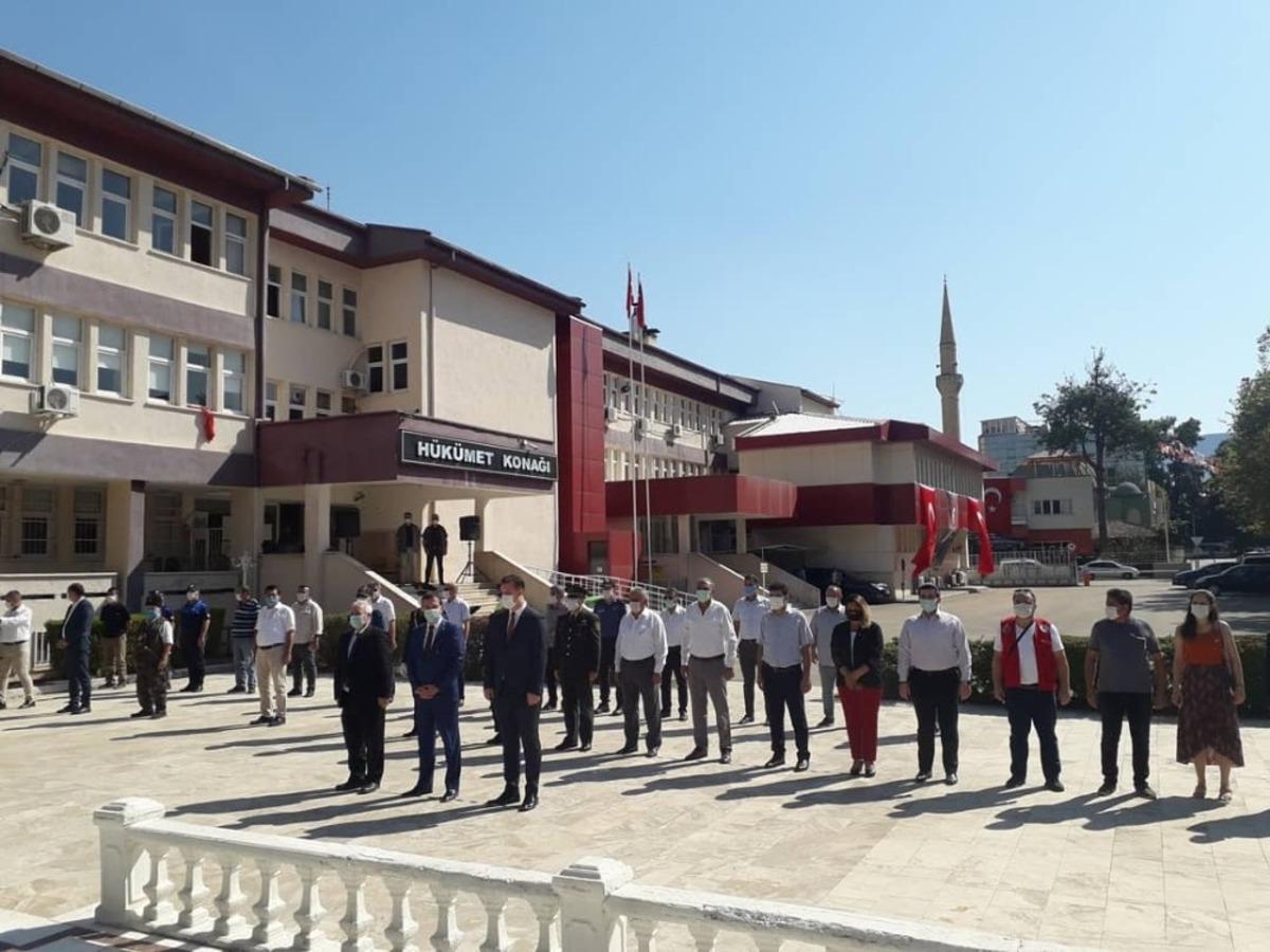 Kozan&rsquo;da 30 Ağustos Zafer Bayramı sade t&ouml;renle kutlandı