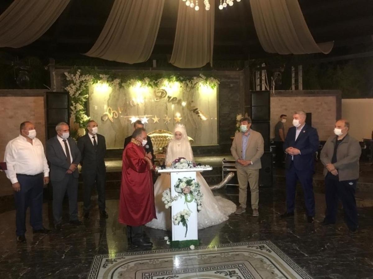 Yıldırım ailesinin mutlu g&uuml;n&uuml;