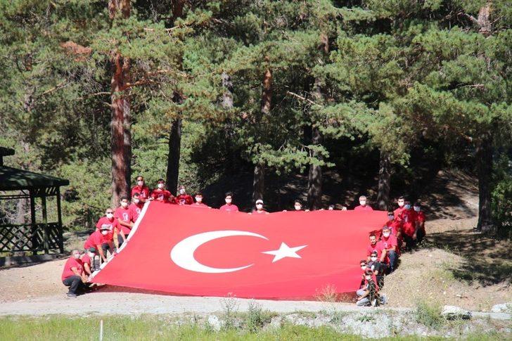 Oltulu doğaseverlerden anlamlı yürüyüş G3