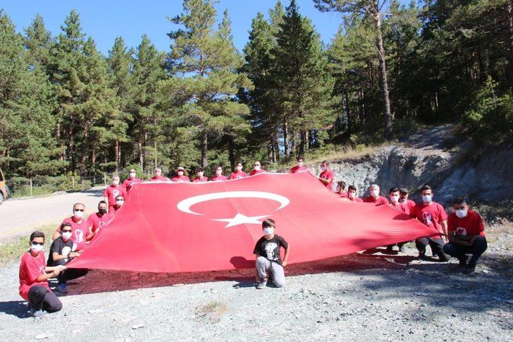 Oltulu doğaseverlerden anlamlı yürüyüş G4