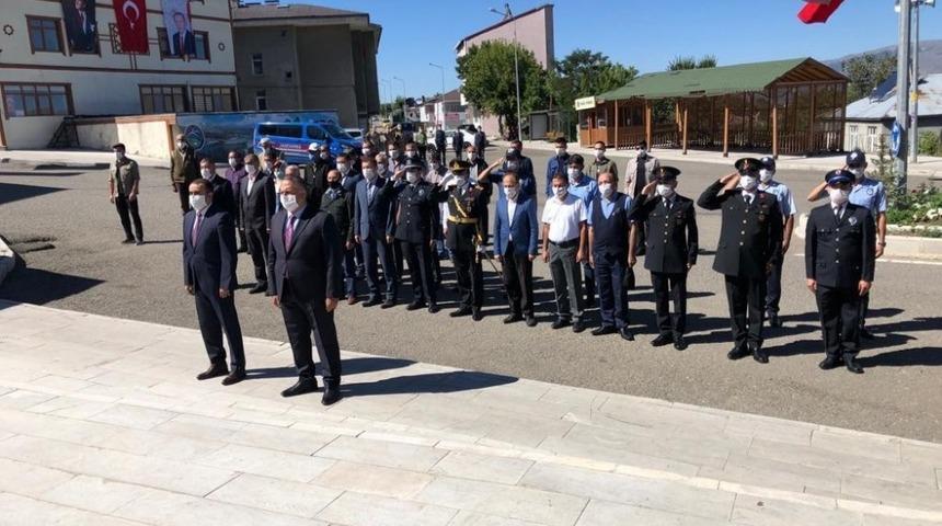 Zafer Bayramı Şenkaya&rsquo;da t&ouml;renle kutlandı