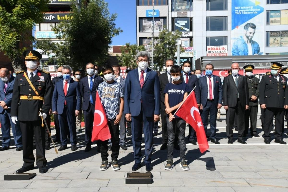 Van&rsquo;da 30 Ağustos Zafer Bayramı&rsquo;nın 98. yılı