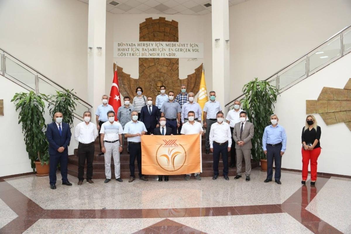İn&ouml;n&uuml; &Uuml;niversitesi&rsquo;nde Turuncu Bayrak &ouml;d&uuml;l&uuml;