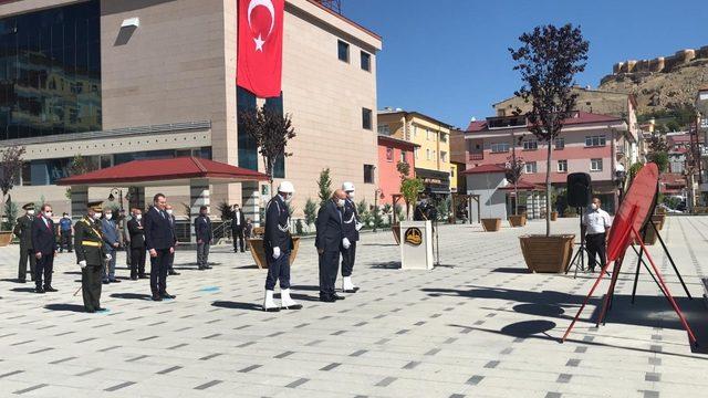 30 Ağustos zaferi çelenk sunma töreniyle kutlandı