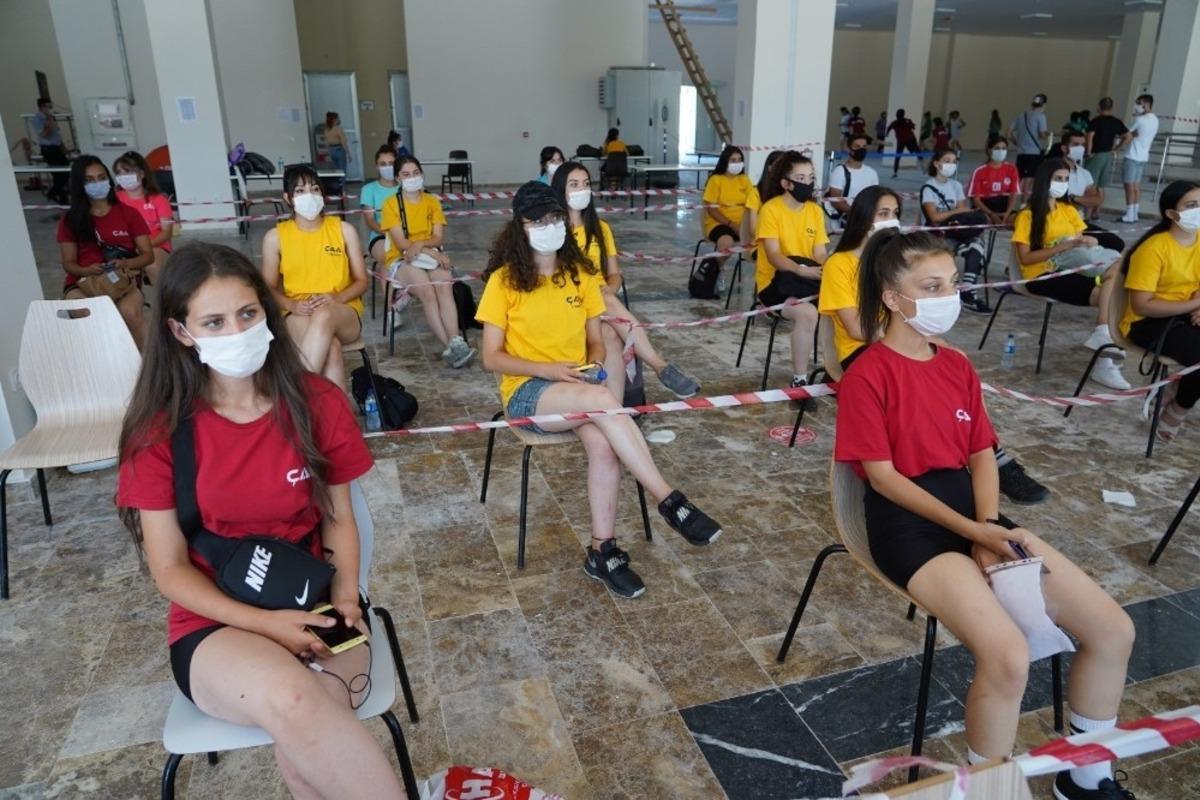 Rekor başvurunun yapıldığı sınav &ldquo;Temassız Sınav Modeli&rdquo; ile başarıyla tamamlandı