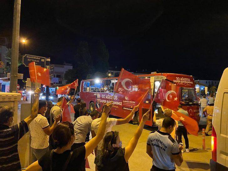 Antalya’da mobil otobüslerle Zafer Bayramı konserleri sürüyor G2