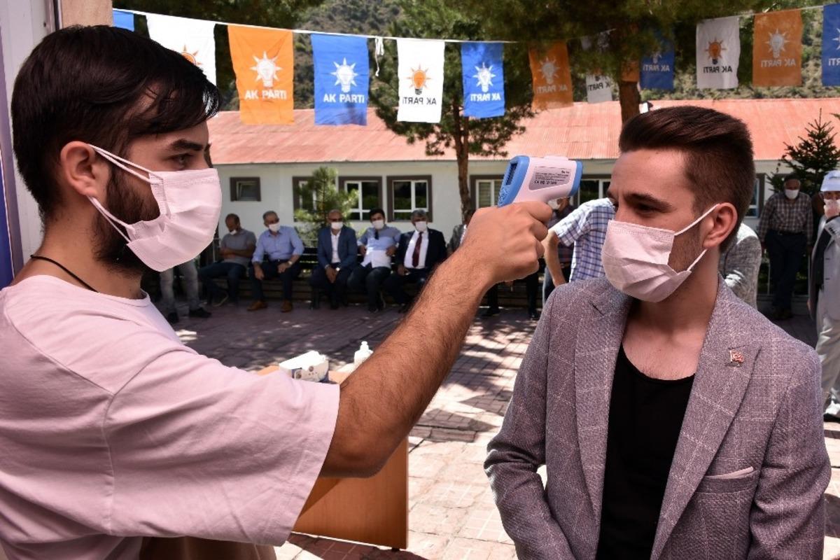 G&uuml;m&uuml;şhane&rsquo;de AK Parti merkez il&ccedil;e 7.olağan kongresi yapıldı
