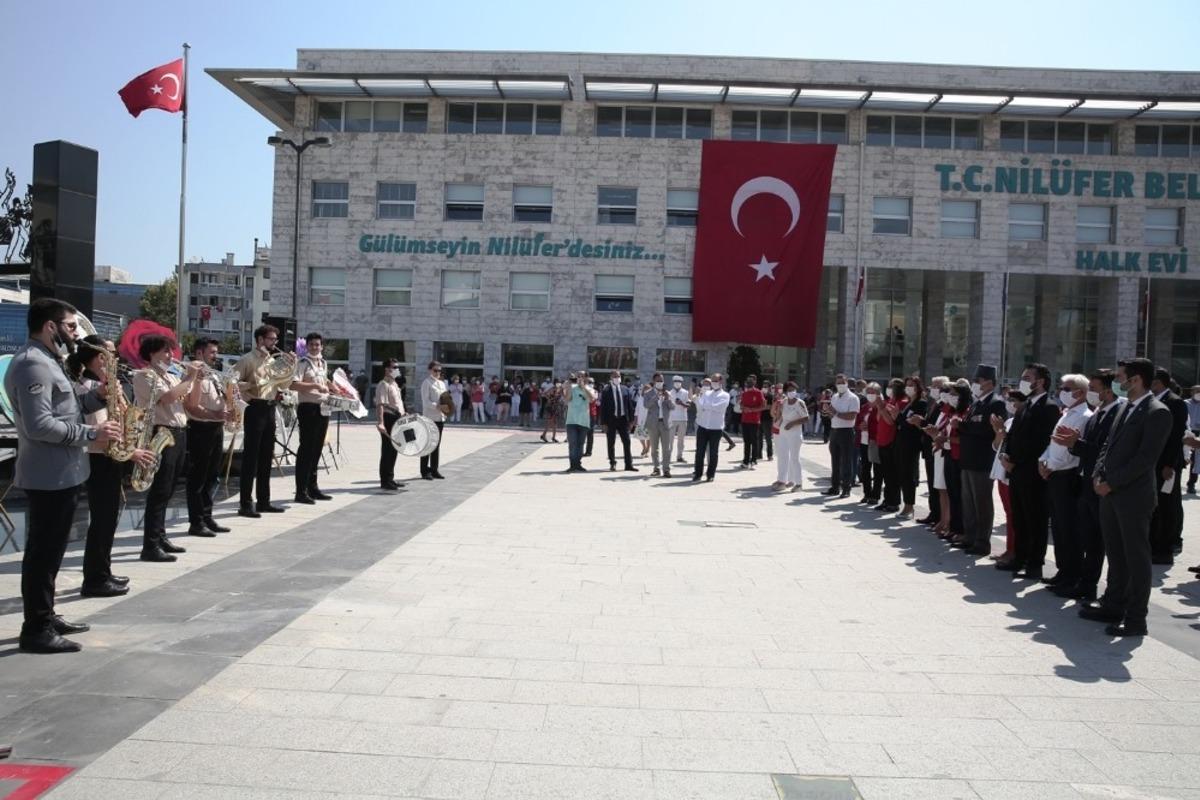 Zafer Bayramı Nil&uuml;fer&rsquo;de t&ouml;renle kutlandı