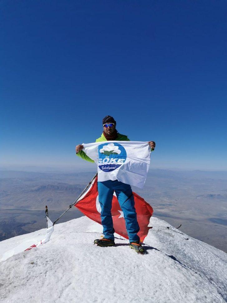 Aydınlı Dağcılar Zafer Bayramını Ağrı Dağı Zirvesinde Kutladı G4