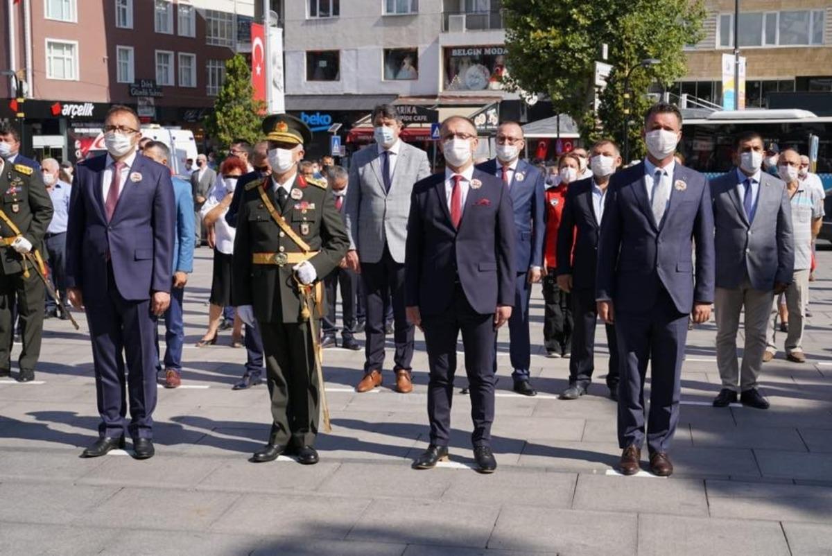 &Ccedil;orlu&rsquo;da Zafer Bayramı t&ouml;renle kutlandı