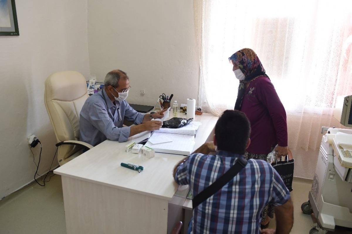 Doktor Başkan, halkın sağlık sorunlarını dinlemeye devam ediyor