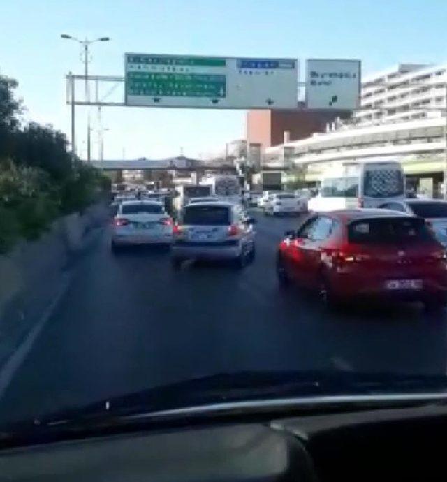 Bayrampaşa'da düğün konvoyundaki araçların trafiği tehlikeye atma anları kamerada