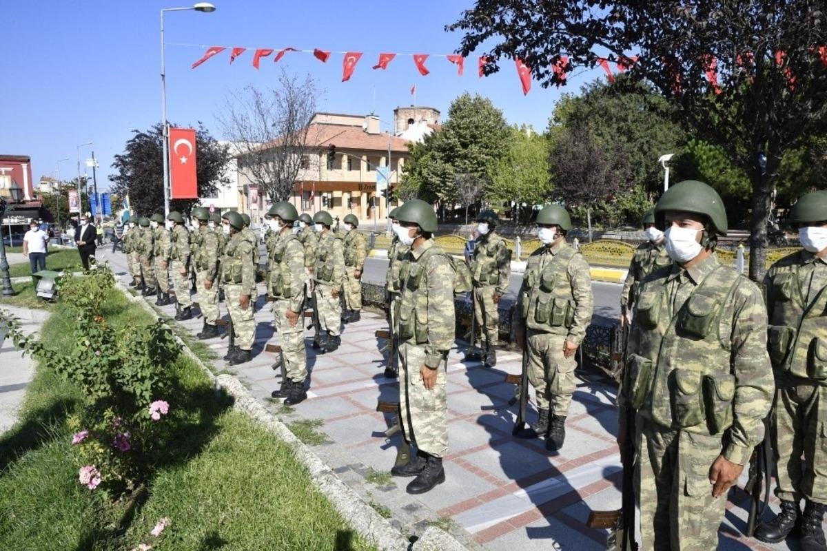 B&uuml;y&uuml;k zaferin 98&rsquo;inci yıl d&ouml;n&uuml;m&uuml; kutlandı