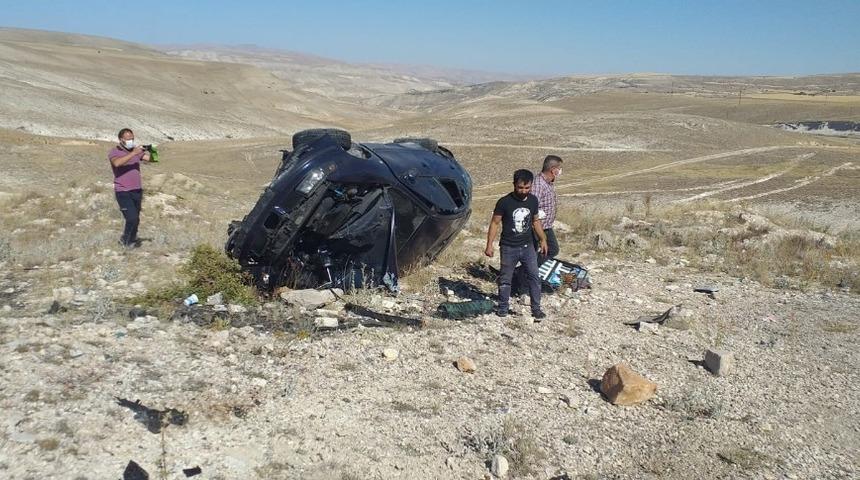 Trafik kazası 1 &ouml;l&uuml; 2 yaralı