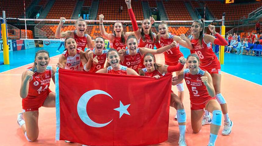 19 Yaş Altı Gen&ccedil; Kız Voleybol Milli Takımı, finalde Sırbistan'ı 3-2 mağlup ederek Avrupa Şampiyonu oldu